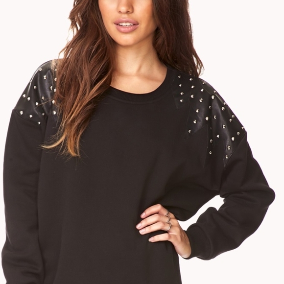 🛍️4 For $15🛍️Black Boxy 3/4 Sleeve Embellished Sweatshirt - Picture 9 of 11